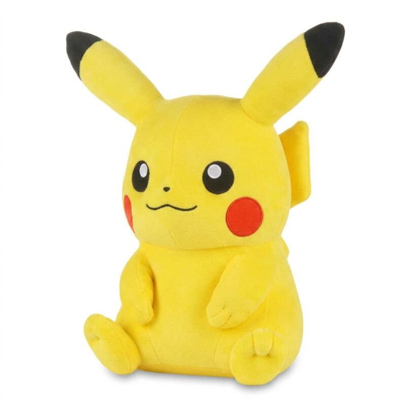 Pikachu Knuffel 20 cm driekwartaanzicht