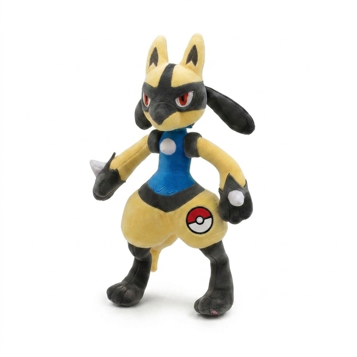 Lucario Knuffel met badge die de echtheid bewijst.