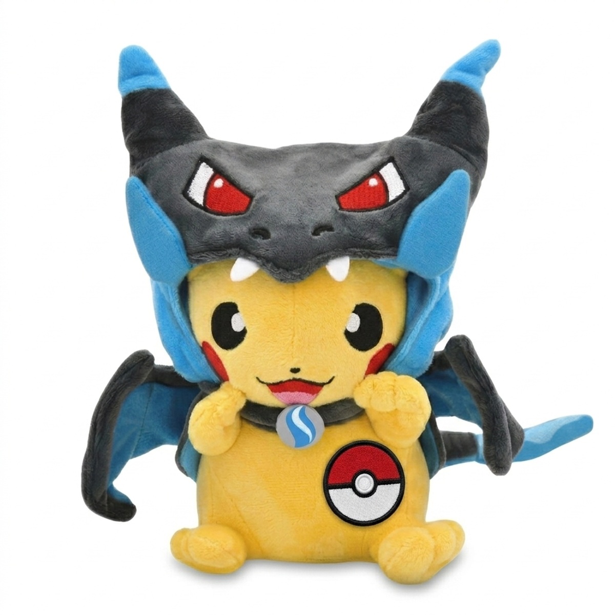 Pikachu Knuffel met badge die de echtheid bewijst.