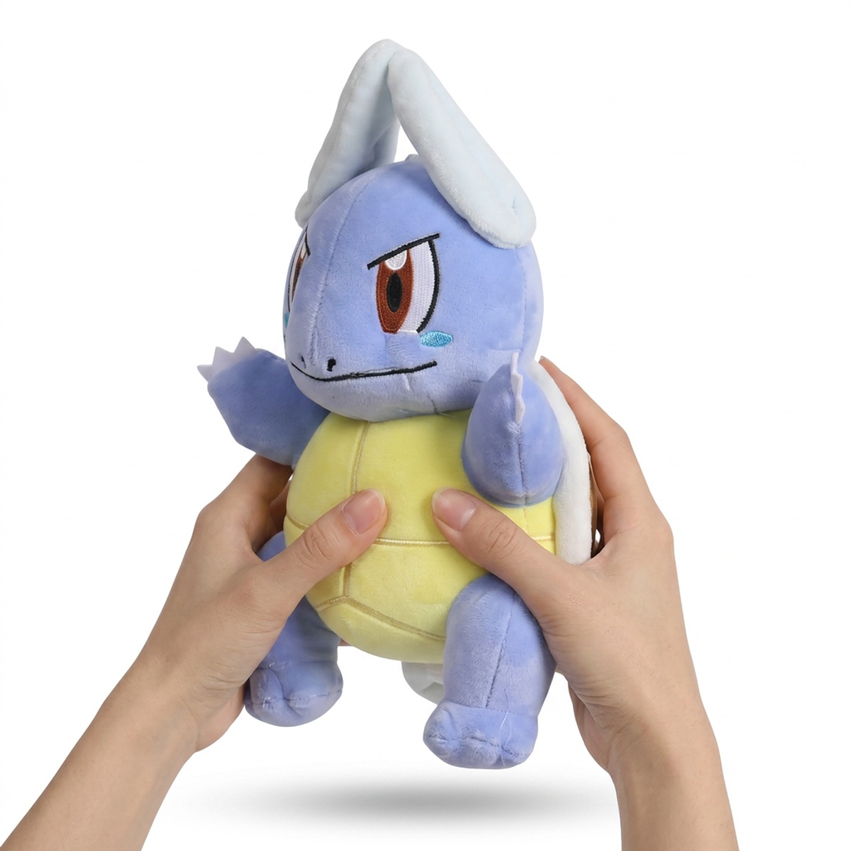 Wartortle Knuffel in handen