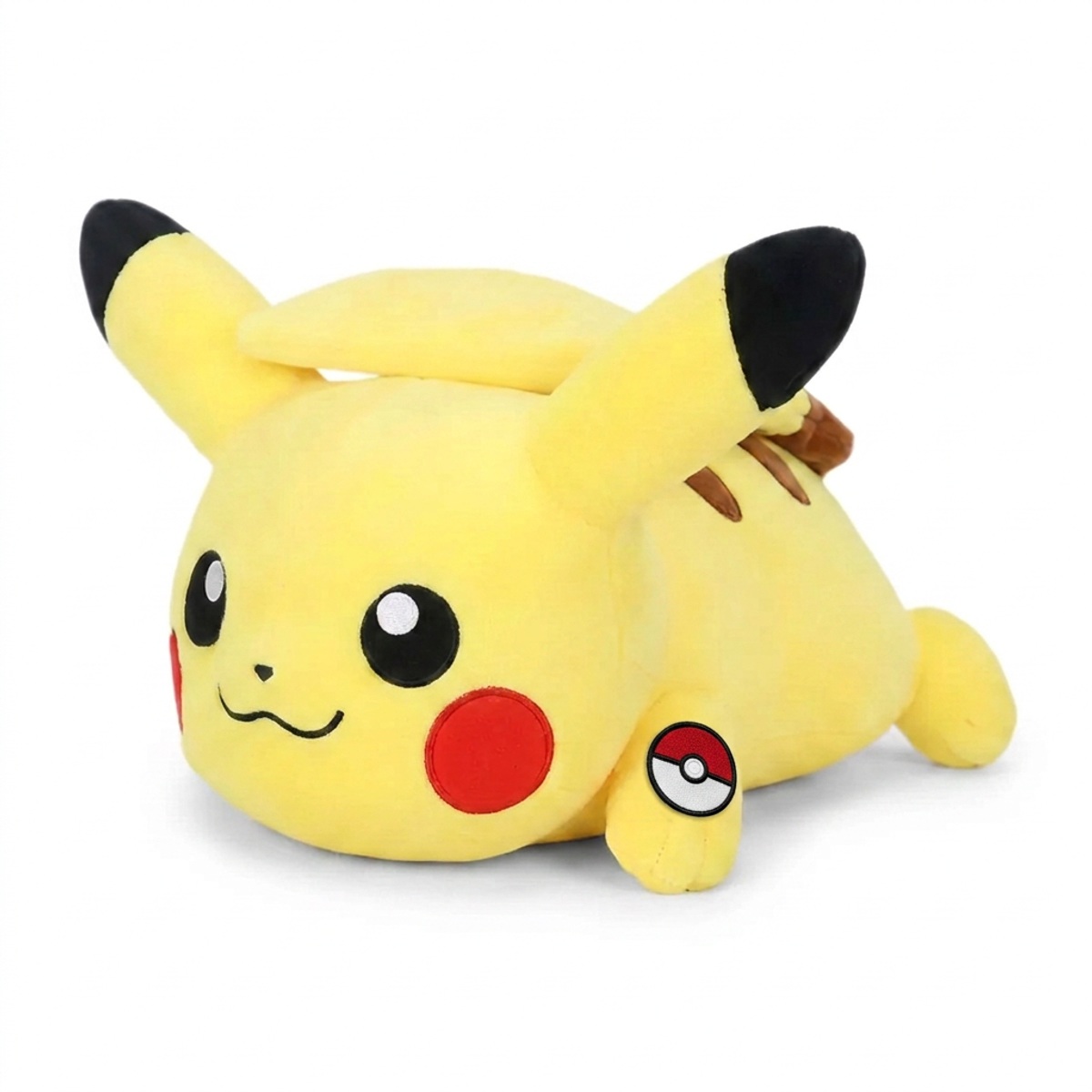 Pikachu Knuffel met badge die de echtheid bewijst.